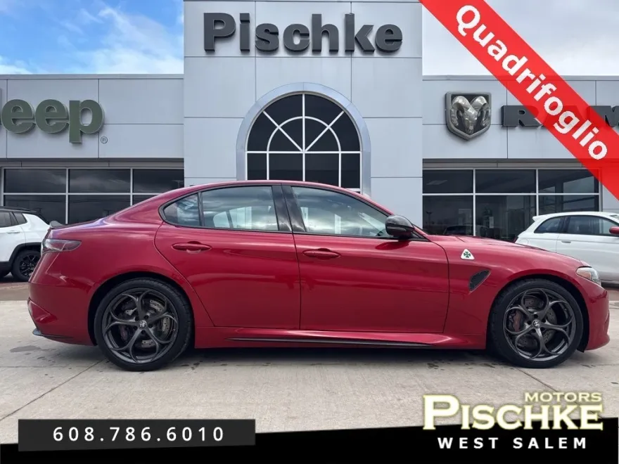 2024 Alfa Romeo Giulia Quadrifoglio photo 1