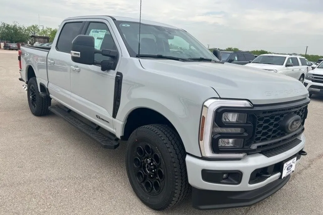 2025 Ford F-250 Lariat photo 1