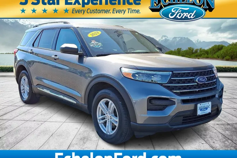 2024 Ford Explorer XLT photo 1