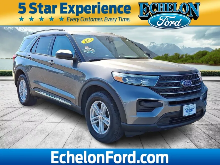 2024 Ford Explorer XLT photo 1