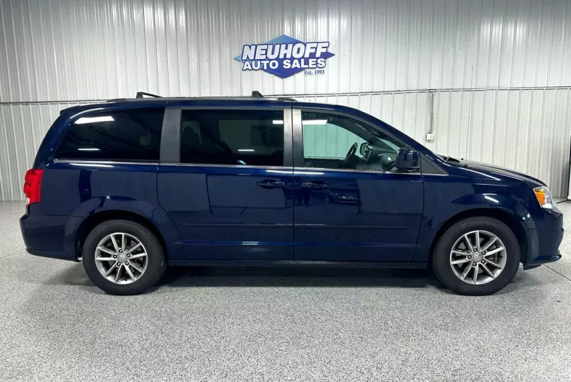 2015 Dodge Grand Caravan SXT photo 1