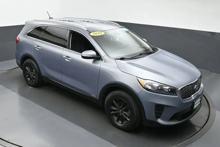 2020 Kia Sorento LX photo 1