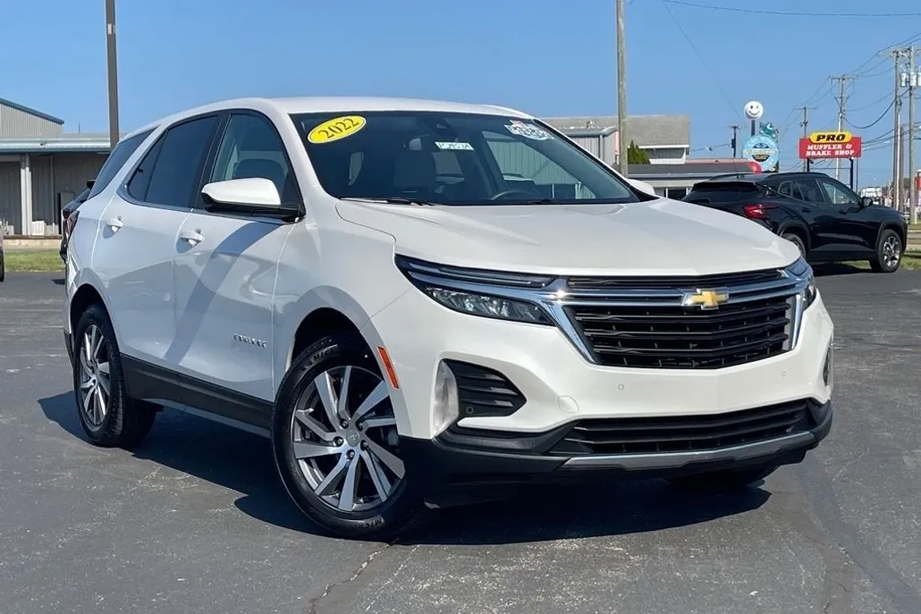2022 Chevrolet Equinox LT photo 1