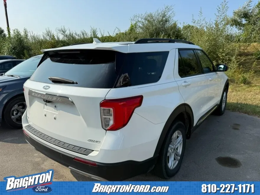 2022 Ford Explorer XLT photo 1