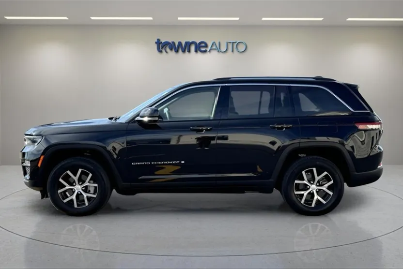 2023 Jeep Grand Cherokee Limited photo 1