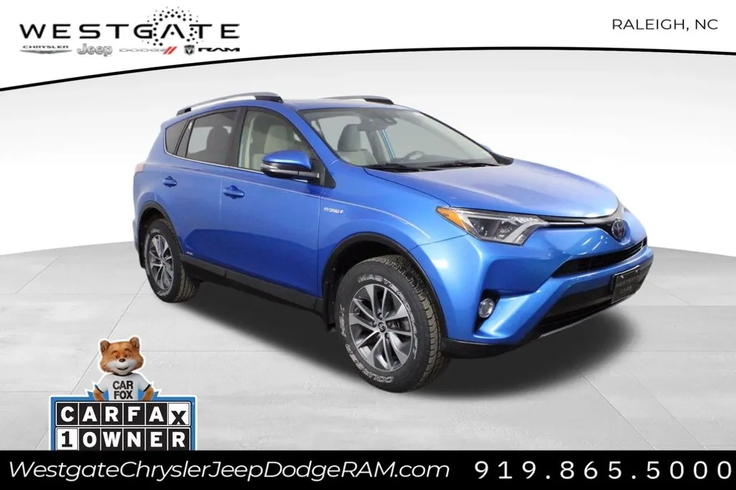 2017 Toyota RAV4 Hybrid XLE photo 1