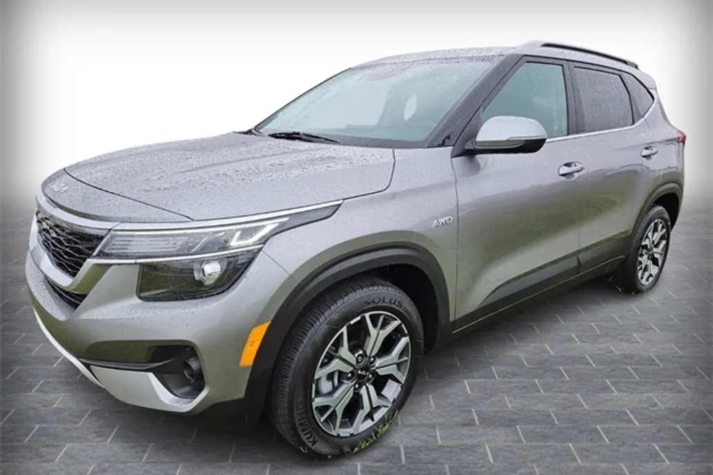 2022 Kia Seltos EX photo 1
