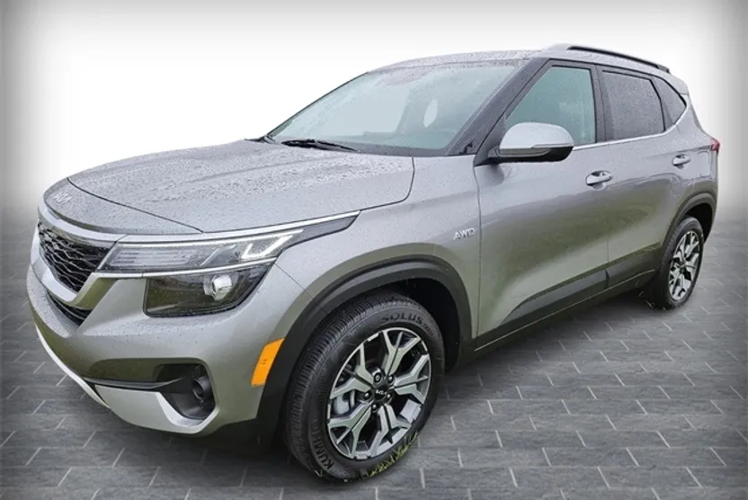 2022 Kia Seltos EX photo 1