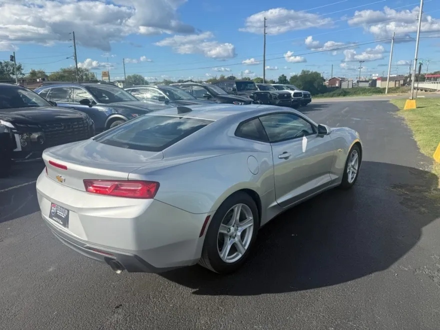 2018 Chevrolet Camaro 1LT Coupe photo 1