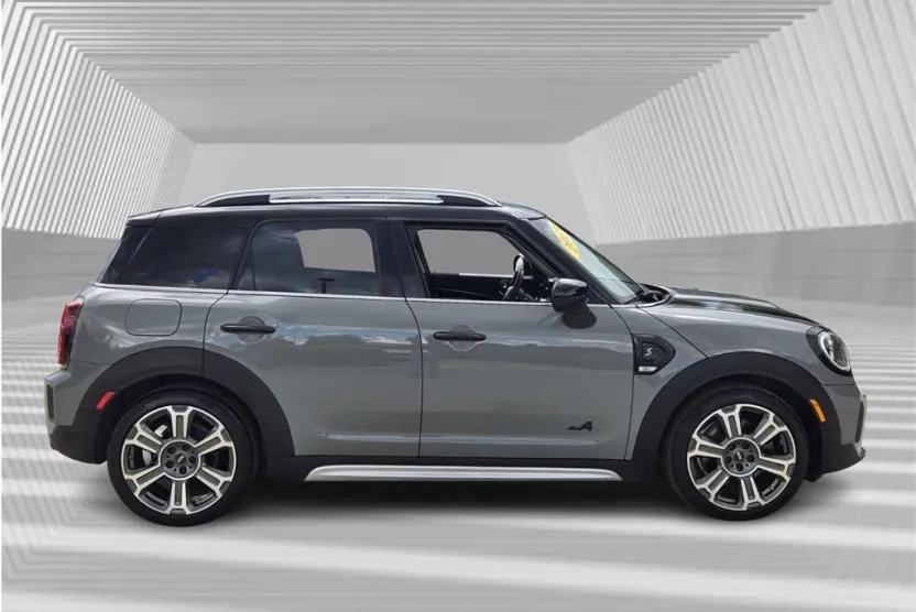 2023 Mini Countryman S ALL4 photo 1