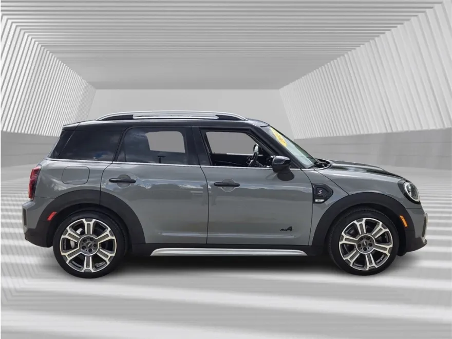 2023 Mini Countryman S ALL4 photo 1