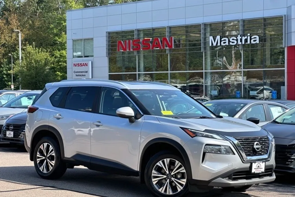 2022 Nissan Rogue SV photo 1