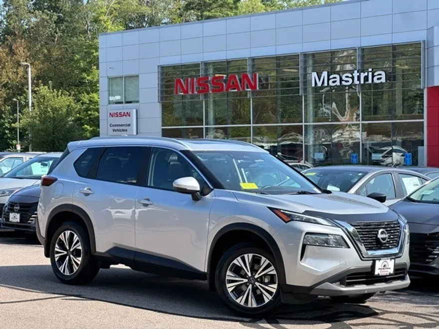 2022 Nissan Rogue SV photo 1