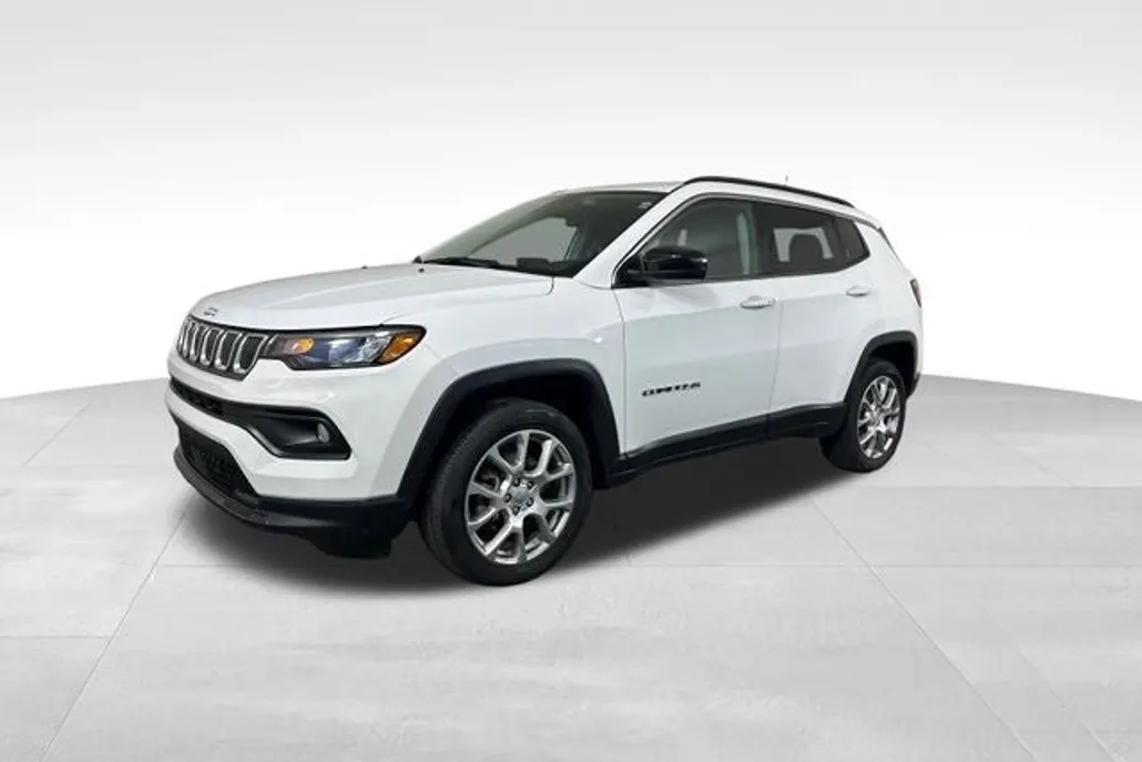 2022 Jeep Compass Latitude Lux photo 1