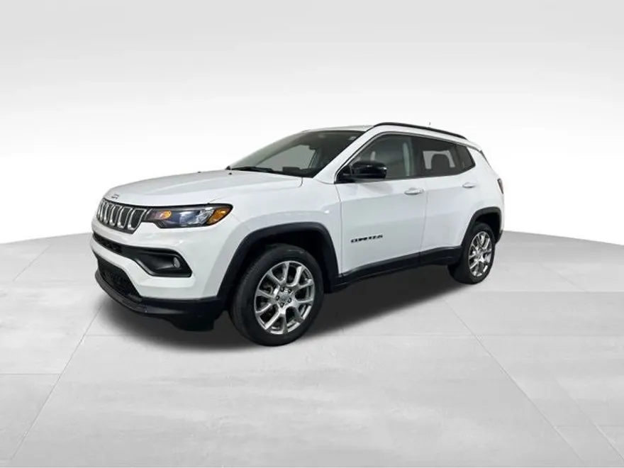 2022 Jeep Compass Latitude Lux photo 1