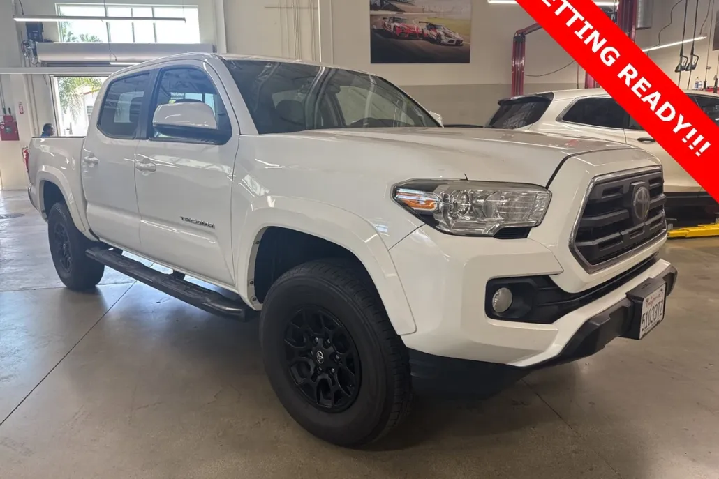 2019 Toyota Tacoma SR5 V6 photo 1