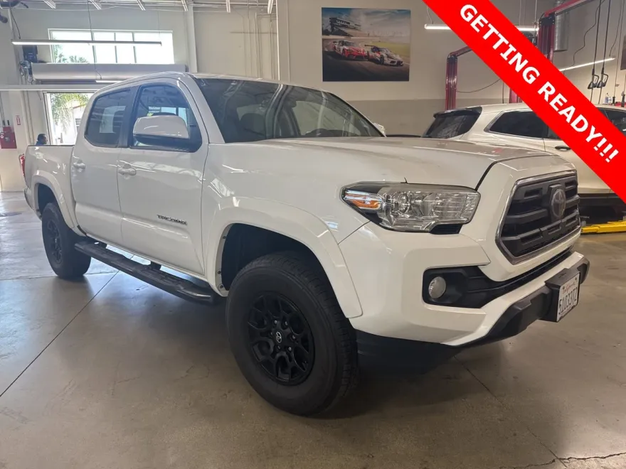 2019 Toyota Tacoma SR5 V6 photo 1