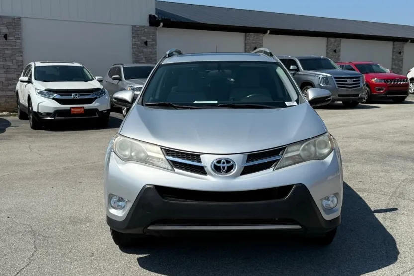 2013 Toyota RAV4 XLE photo 1