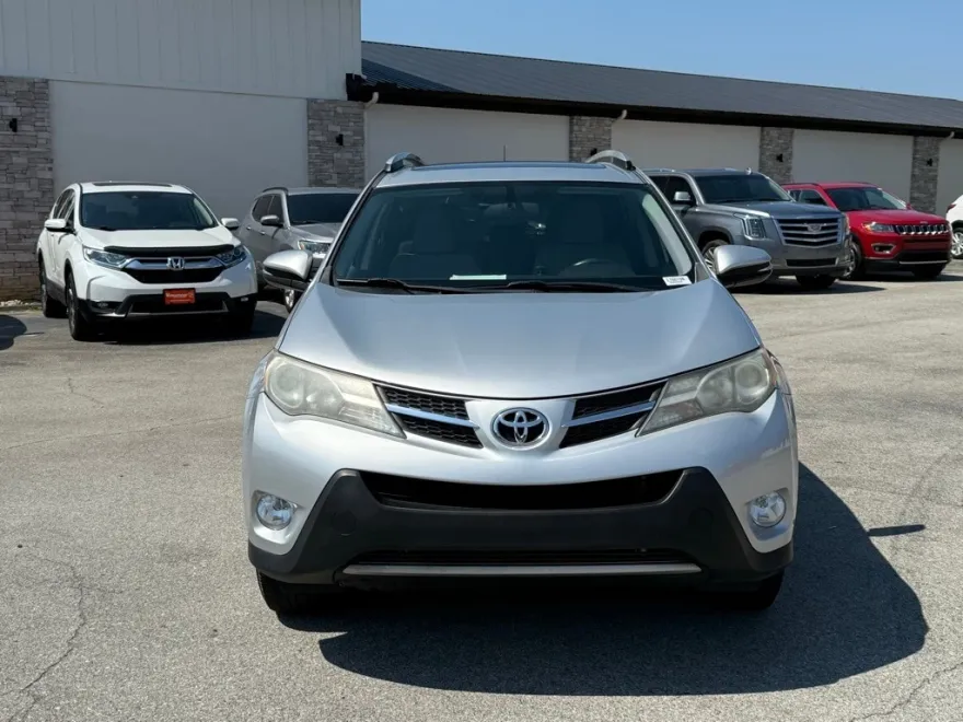 2013 Toyota RAV4 XLE photo 1
