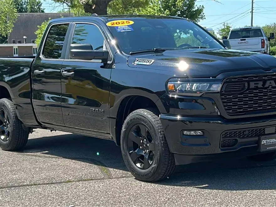 2025 Ram 1500 Tradesman photo 1