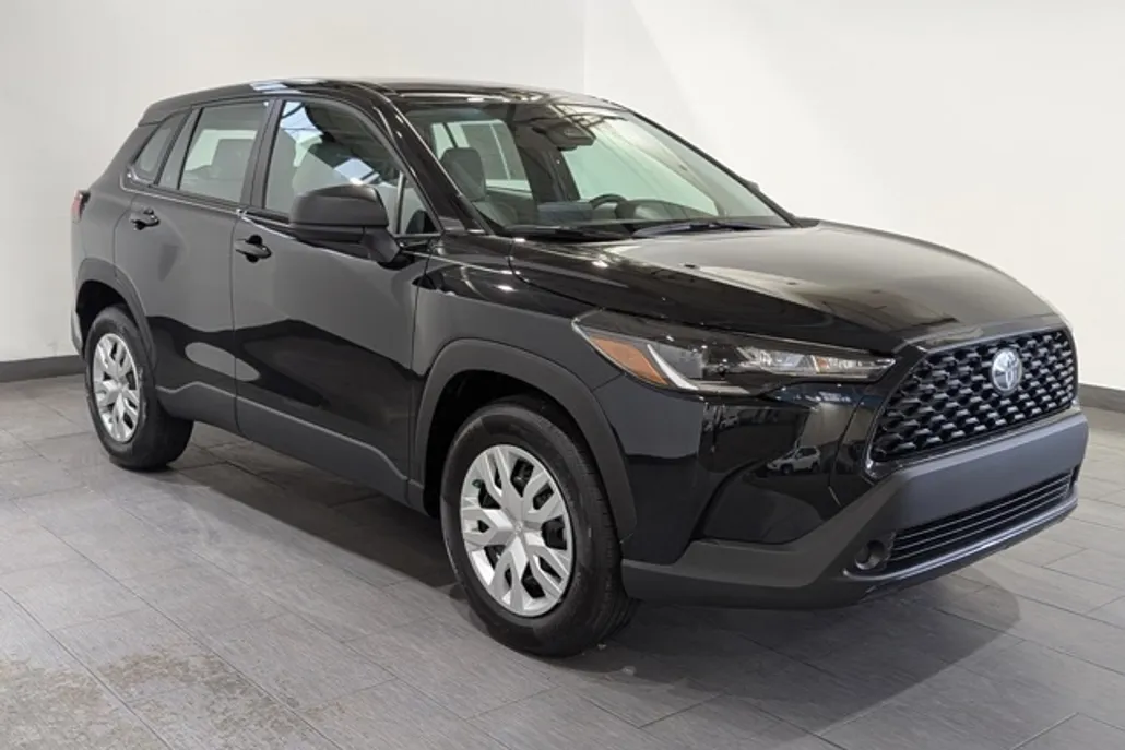2024 Toyota Corolla Cross L photo 1