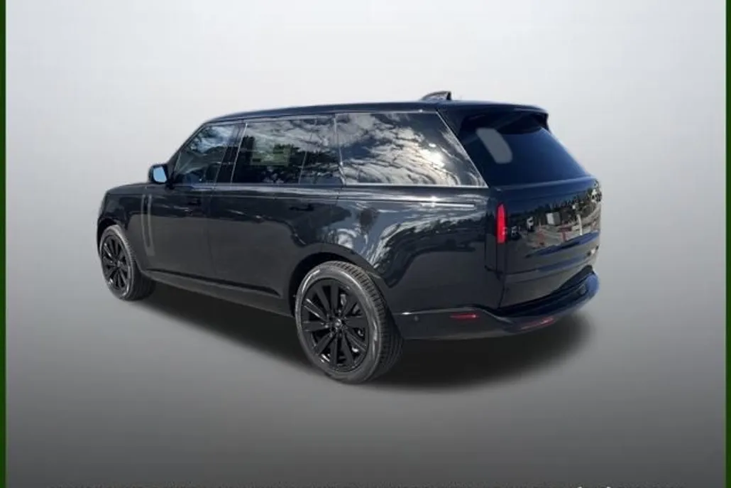 2025 Land Rover Range Rover SE photo 1
