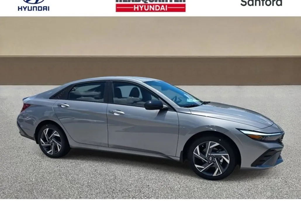 2025 Hyundai Elantra SEL Sport photo 1