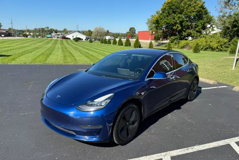 2018 Tesla Model 3 Long Range photo 1
