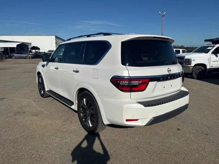 2024 Nissan Armada Platinum photo 1