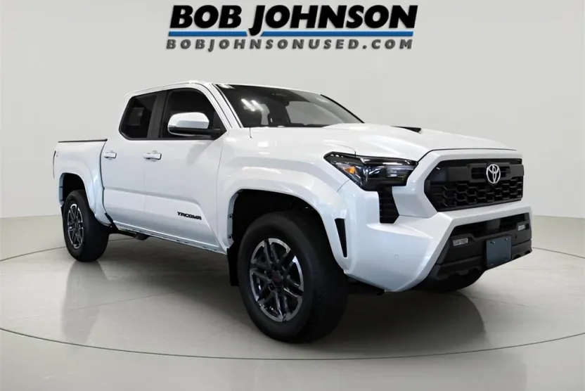 2024 Toyota Tacoma TRD Sport 4x4 photo 1