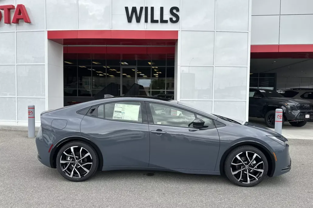 2026 Toyota Prius Plug-in Hybrid XSE photo 1
