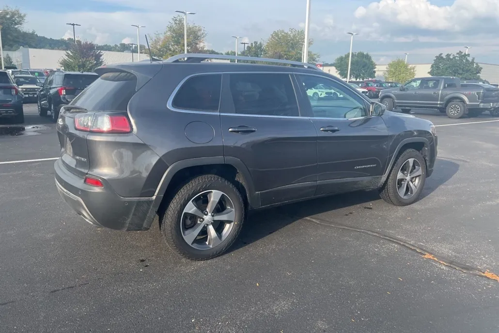 2019 Jeep Cherokee Limited photo 1