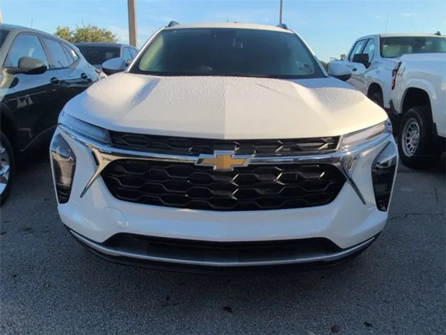 2026 Chevrolet Trax LT photo 1