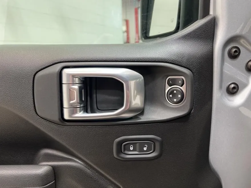 2024 Jeep Gladiator Sport S photo 34
