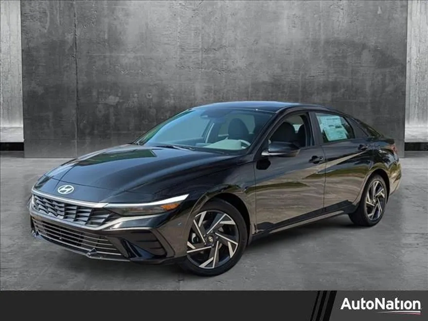2025 Hyundai Elantra SEL Sport photo 1