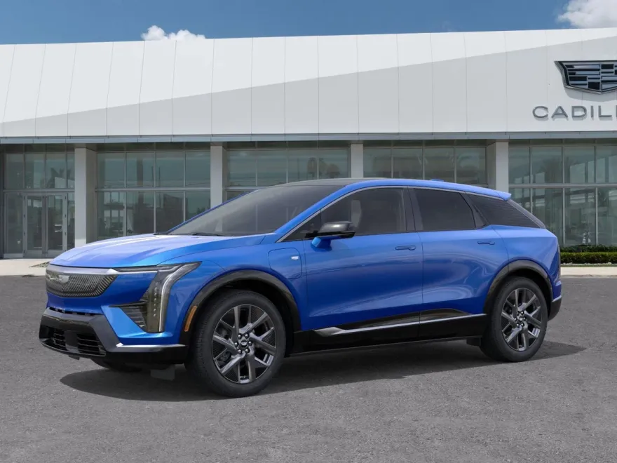 2025 Cadillac Optiq Luxury photo 1