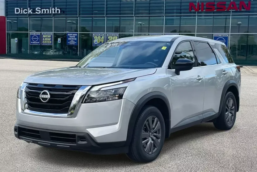 2024 Nissan Pathfinder S photo 1