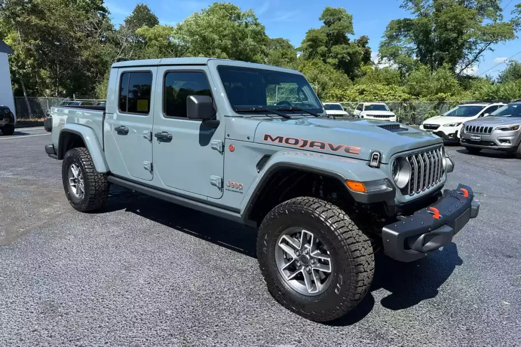 2025 Jeep Gladiator Mojave photo 1