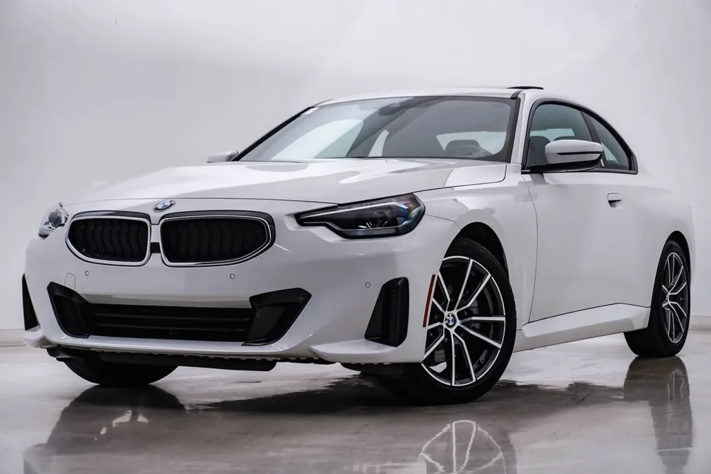 2024 Bmw 230i xDrive photo 1