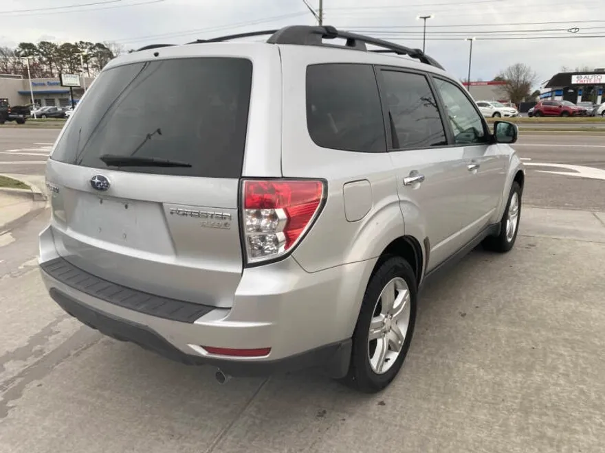 2010 Subaru Forester 2.5X Premium photo 1