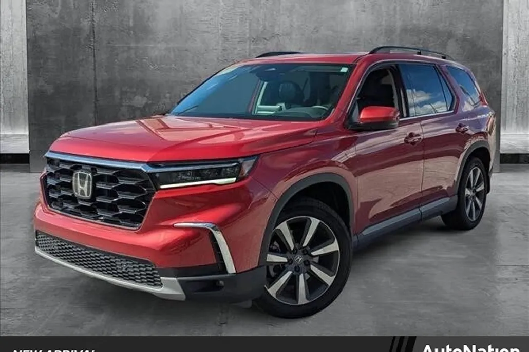 2024 Honda Pilot Touring Sport photo 1