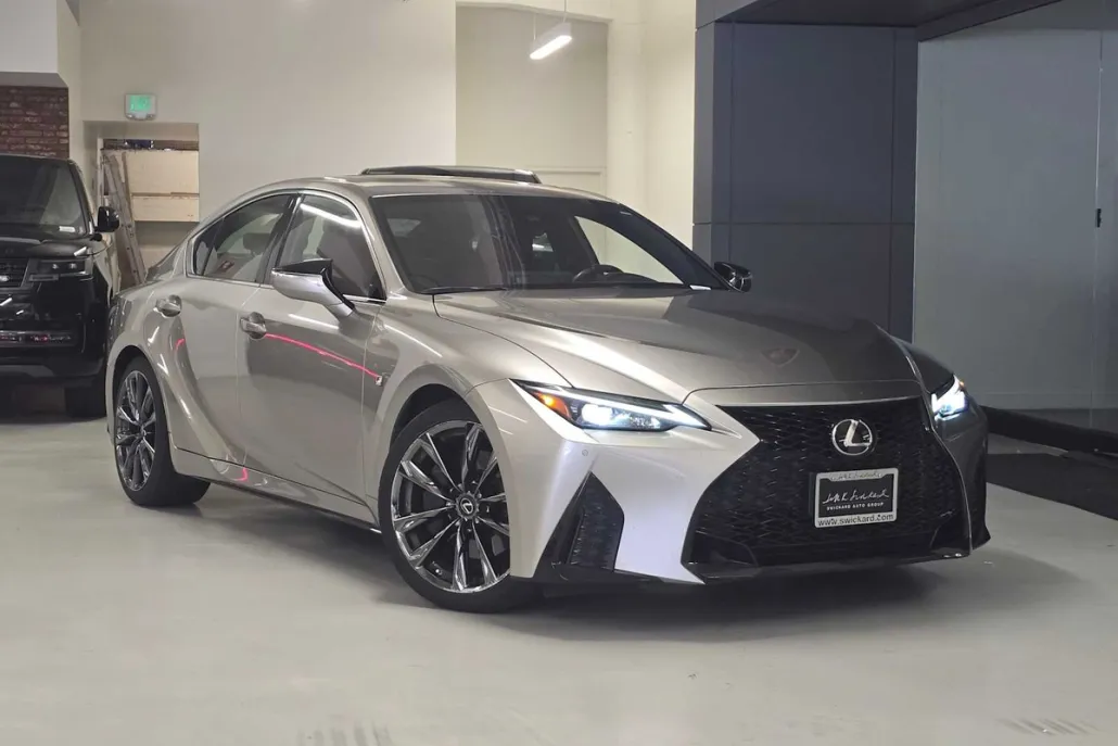 2022 Lexus IS 350 F SPORT photo 1