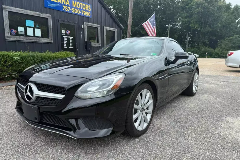 2018 Mercedes Benz SLC 300 photo 1