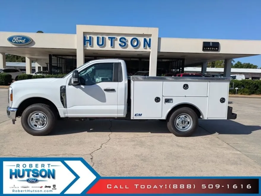2025 Ford F-250 XL photo 1
