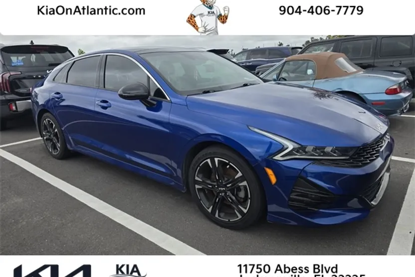2022 Kia K5 GT-Line photo 1