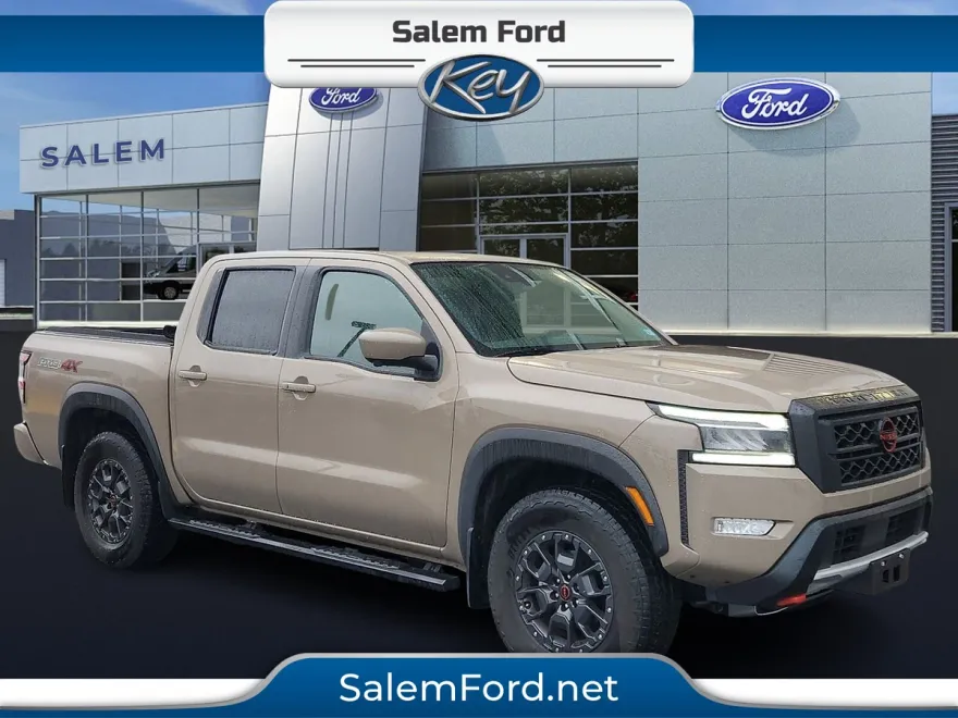 2023 Nissan Frontier Crew Cab PRO-4X photo 1