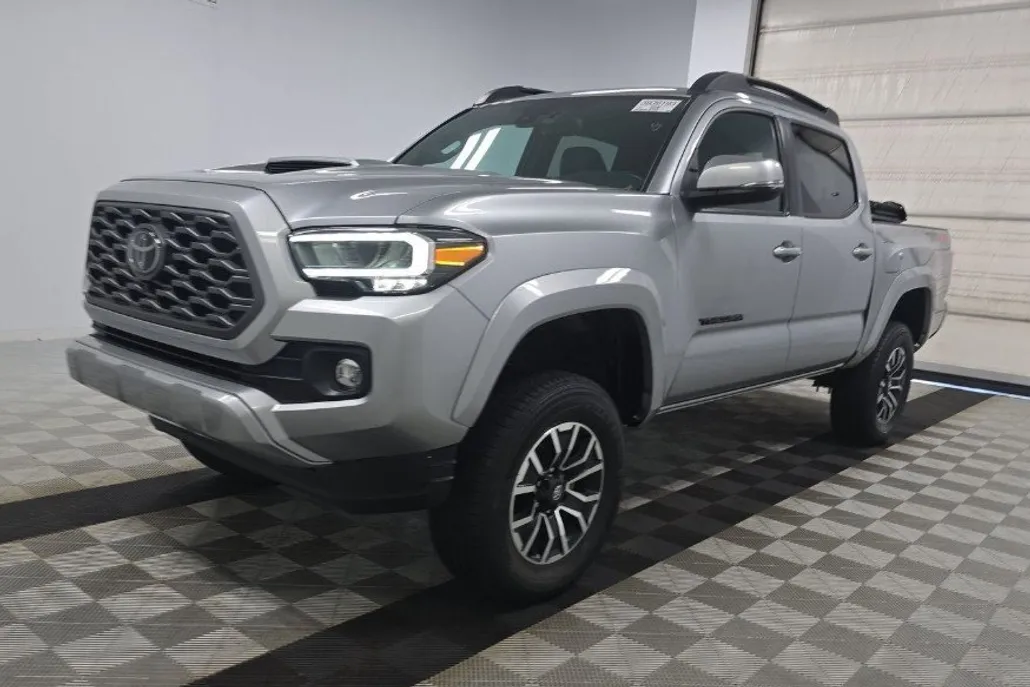 2023 Toyota Tacoma SR5 4x4 photo 1