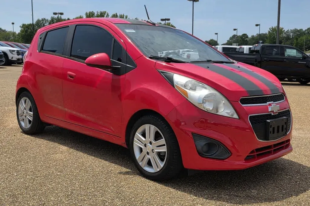 2013 Chevrolet Spark LT photo 1
