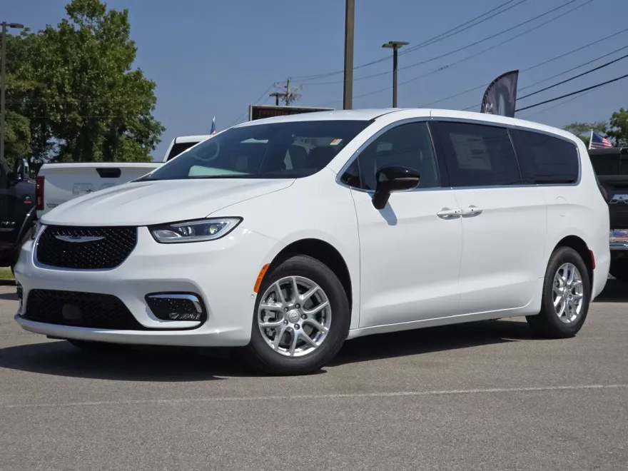 2026 Chrysler Pacifica photo 1