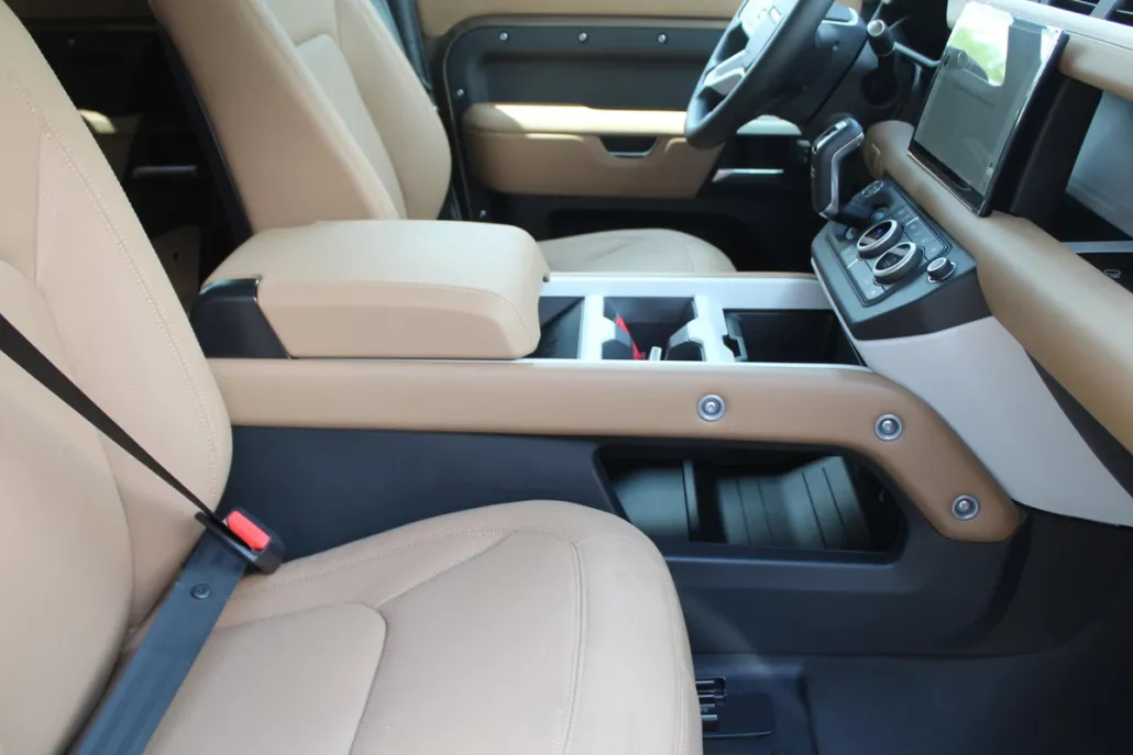 2025 Land Rover Defender S photo 1